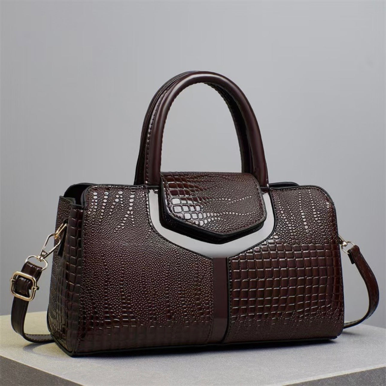 The Elara Bag