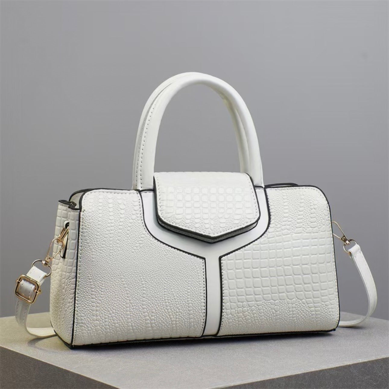 The Elara Bag